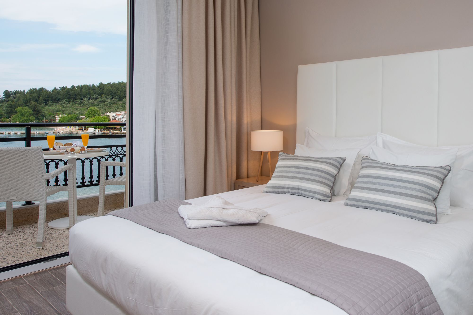 Angelica Hotel Ліменас Екстер'єр фото