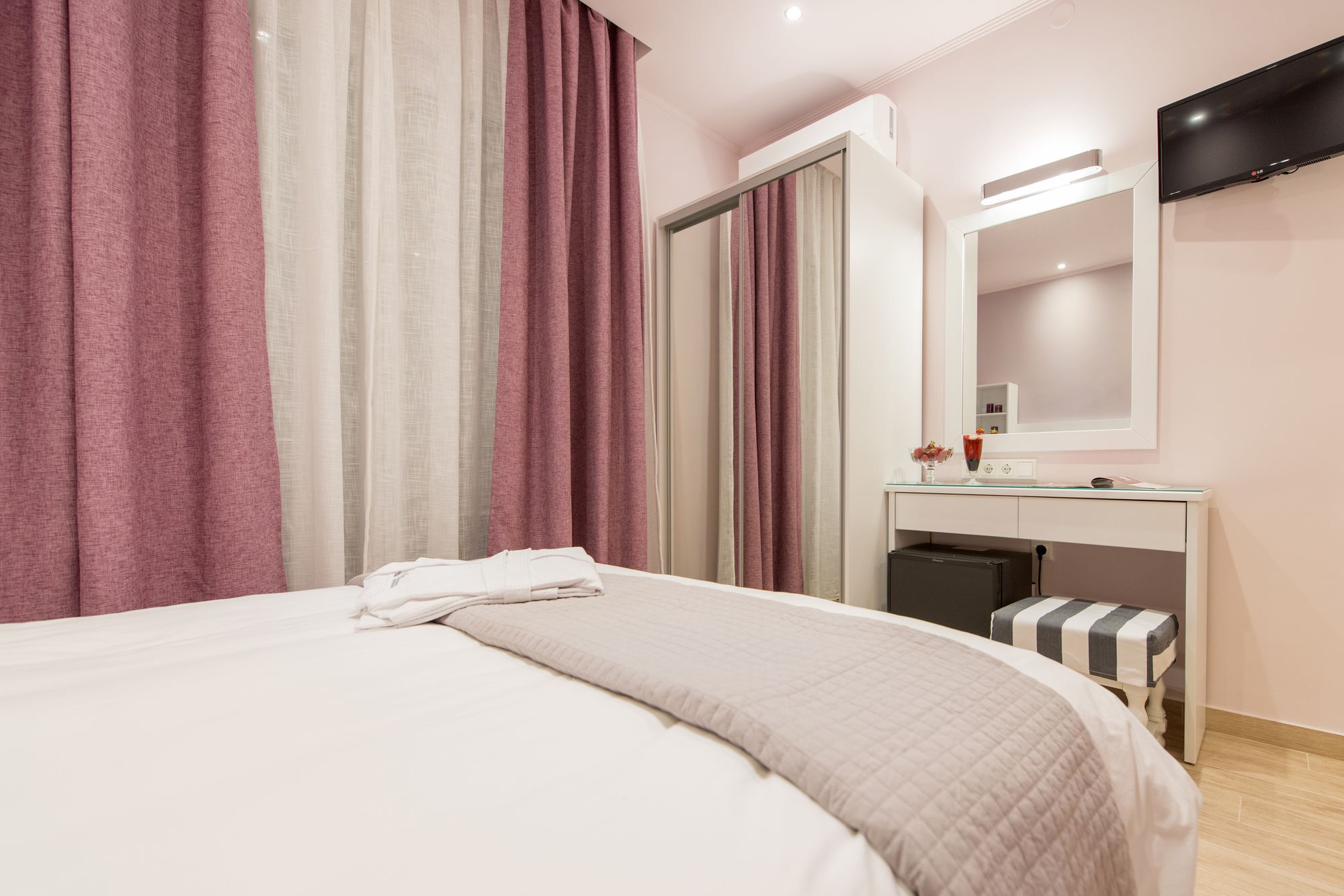 Angelica Hotel Ліменас Екстер'єр фото